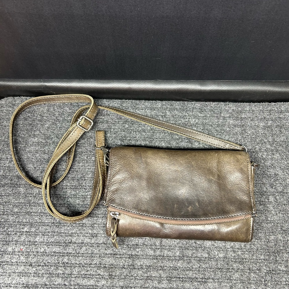 Classic Brown Leather Crossbody‎ Shoulder Bag by Paul & Taylor, USA